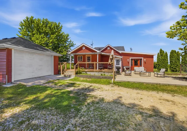 Photo 3 of Single family home for sale at 15825 E Lindenwood Rd, Lindenwood, IL 61049 | MLS# 12760164 | Listing updated on 2026-09-21