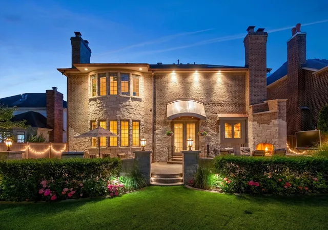 Photo 3 of Mansion for sale at 515 S Sunnyside Ave, Elmhurst, IL 60126 | MLS# 12760177 | Listing updated on 2026-09-17
