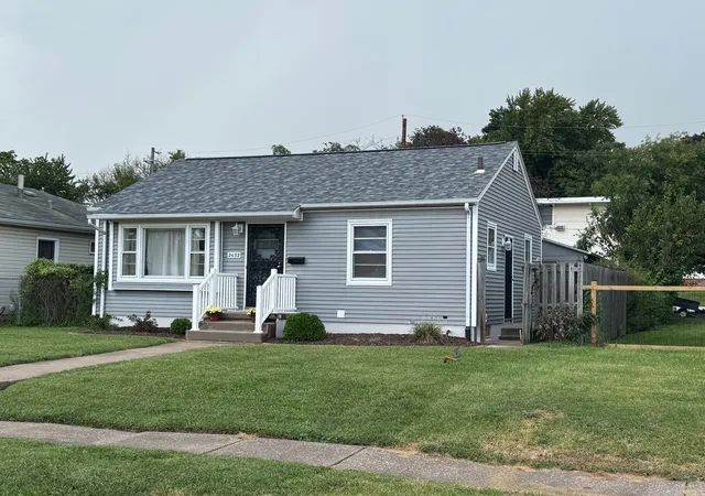 Photo 2 of Single family home for sale at 2652 Whitewood Ave, Davenport, IA 52802 | MLS# 12760191 | Listing updated on 2026-10-20