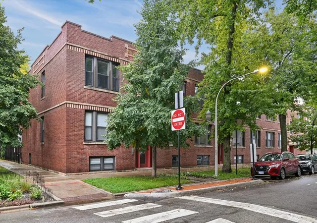 Photo 2 of Condo for sale at 2920 W Berteau Ave #2, Chicago, IL 60618 | MLS# 12760195 | Listing updated on 2026-10-08