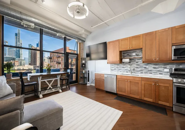Photo 3 of Condo for sale at 1601 S Michigan Ave #505, Chicago, IL 60616 | MLS# 12760199 | Listing updated on 2026-09-21