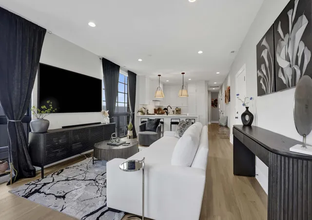 Photo 3 of Condo for sale at 1833 N Larrabee St #2, Chicago, IL 60614 | MLS# 12760212 | Listing updated on 2026-09-15