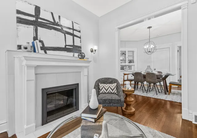 Photo 2 of Condo for sale at 847 W Roscoe St #1, Chicago, IL 60657 | MLS# 12760221 | Listing updated on 2026-09-16