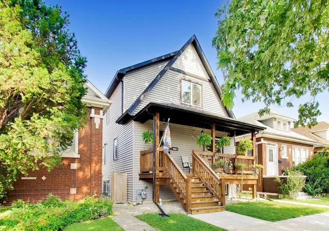 Photo 3 of Single family home for sale at 2819 Cuyler Ave, Berwyn, IL 60402 | MLS# 12760241 | Listing updated on 2026-10-05