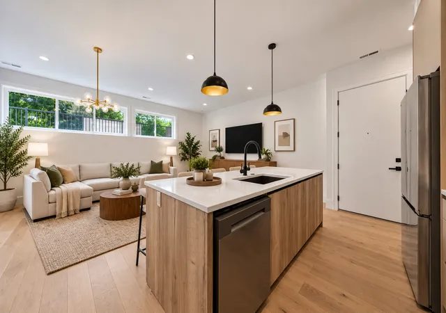 Listing Photo 4 - Condo for sale in building located at 1244 N Kedzie Ave, Chicago, IL 60651 - Unit #1