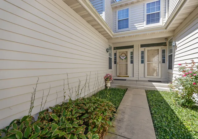 Photo 3 of Condo for sale at 916 Havenshire Ct #916, Naperville, IL 60565 | MLS# 12760249 | Listing updated on 2026-09-21