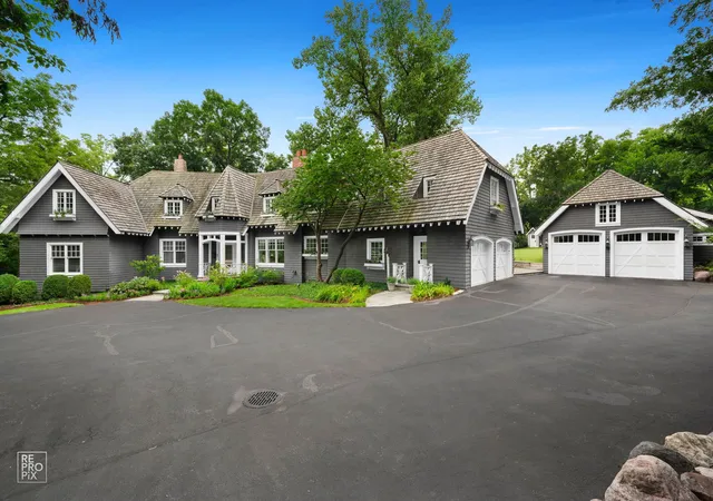 Photo 4 of Single family home for sale at 3404 Adams Rd, Oak Brook, IL 60523 | MLS# 12760252 | Listing updated on 2026-09-21