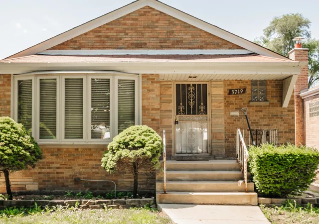 Photo 1 of Sale Pending at 3719 W 81st Place, Chicago, IL 60652 | MLS# 12760256 | Listing updated on 2026-09-24