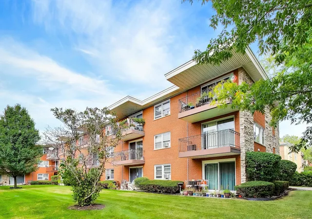 Photo 2 of Condo for sale at 5432 W Windsor Ave #2A, Chicago, IL 60630 | MLS# 12760258 | Listing updated on 2026-09-22
