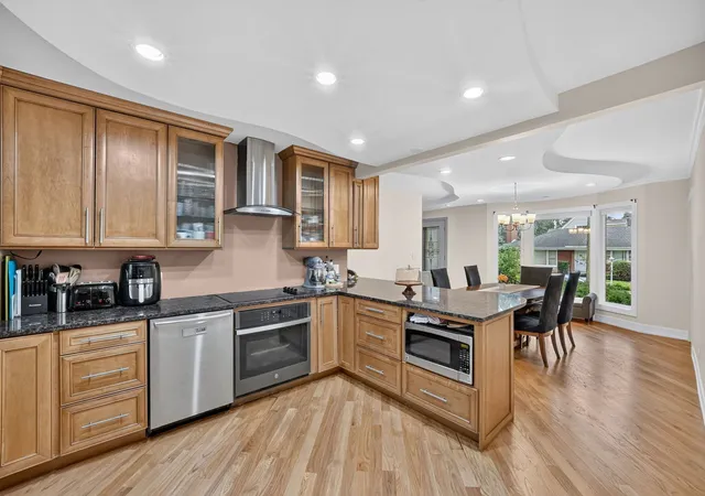 Photo 4 of Single family home for sale at 75 N 2nd Avenue, Des Plaines, IL 60016 | MLS# 12760263 | Listing updated on 2026-09-21