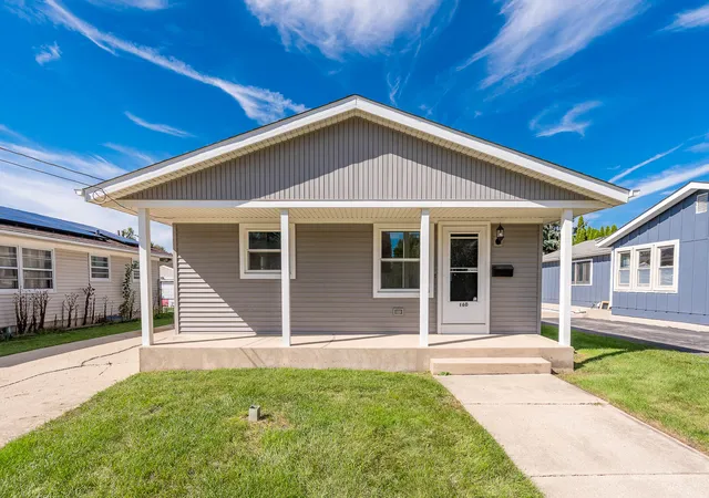 Photo 1 of Single family home for sale at 160 S Melrose Ave, Elgin, IL 60123 | MLS# 12760273 | Listing updated on 2026-10-01