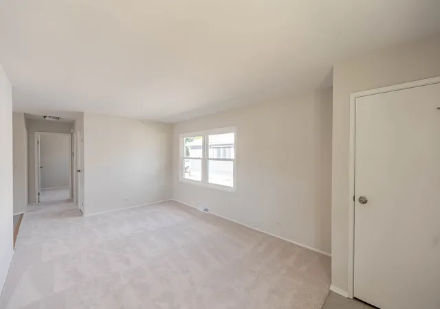 Photo 2 of Single family home for sale at 160 S Melrose Ave, Elgin, IL 60123 | MLS# 12760273 | Listing updated on 2026-10-01