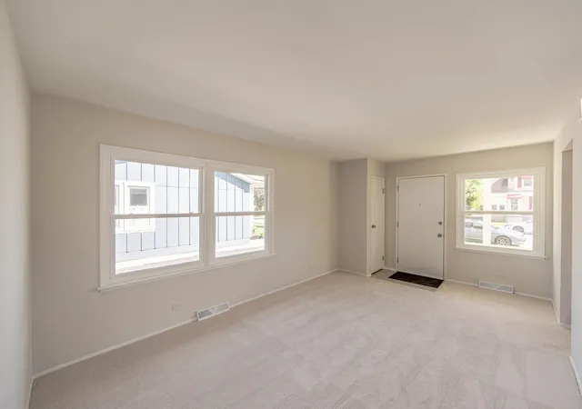 Photo 3 of Single family home for sale at 160 S Melrose Ave, Elgin, IL 60123 | MLS# 12760273 | Listing updated on 2026-10-01