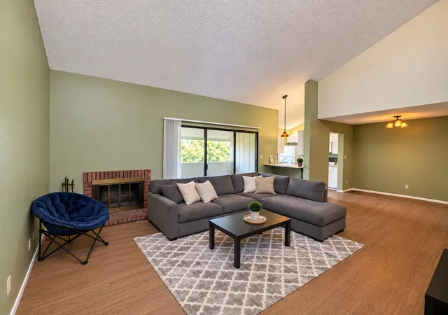 Listing Photo 4 - Condo for sale in building located at 2105 Melrose Dr, Champaign, IL 61820 - Unit #C