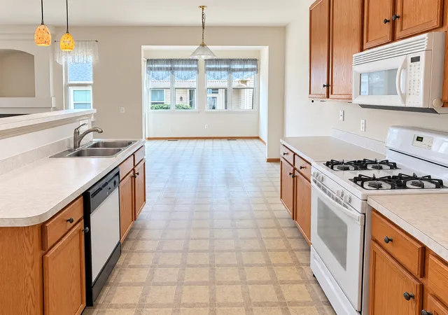 Photo 4 of Townhouse for sale at 1584 W Ludington Cir, Romeoville, IL 60446 | MLS# 12760285 | Listing updated on 2026-10-07