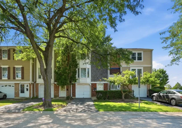 Townhouse for sale at 1996 Holbrook Ln, Hoffman Estates, IL 60194 | MLS# 12760293