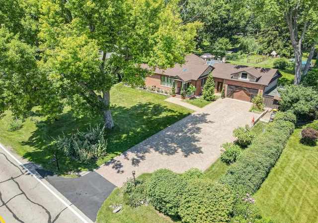 Photo 2 of Single family home for sale at 10 E Willow Rd, Prospect Heights, IL 60070 | MLS# 12760311 | Listing updated on 2026-09-20