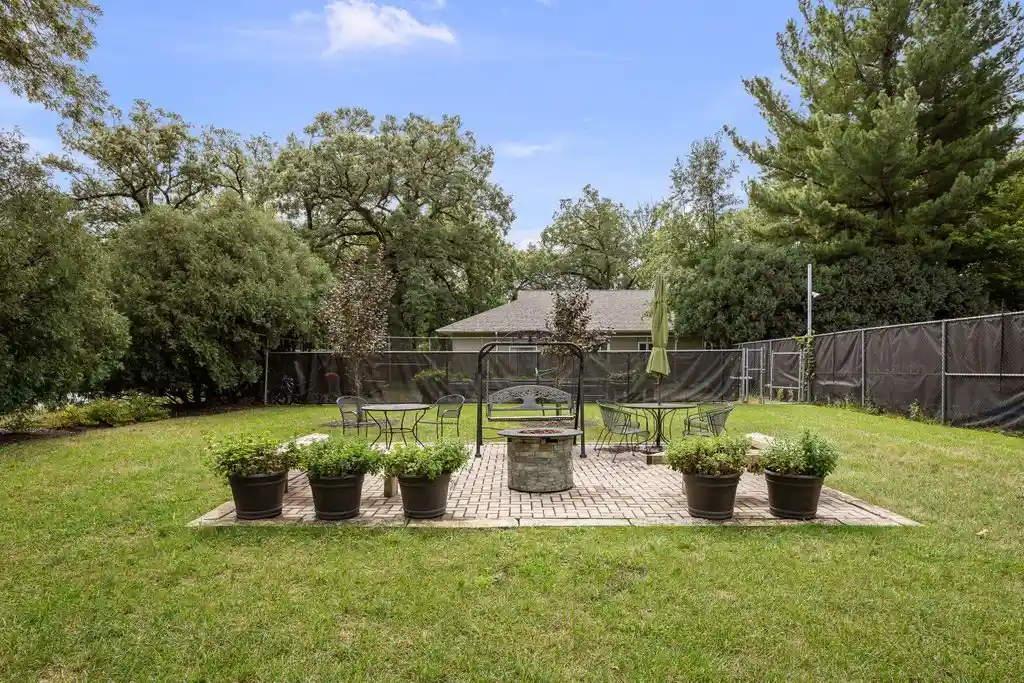 Listing Photo 39 - Condo for sale in 2809 12Th Ave located at 2809 12Th Ave, Rock Island, IL 61201 - Unit #402
