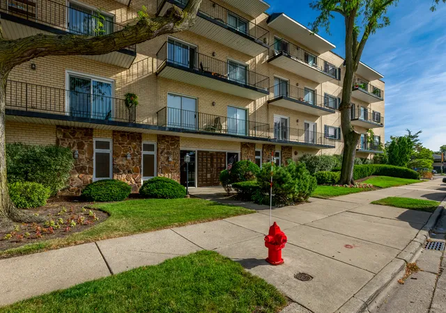 Photo 2 of Condo for sale at 6020 Lincoln Ave #307, Morton Grove, IL 60053 | MLS# 12760318 | Listing updated on 2026-09-21