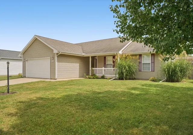 Photo 2 of Single family home for sale at 2702 Landis Farm Rd, Urbana, IL 61802 | MLS# 12760323 | Listing updated on 2026-09-22