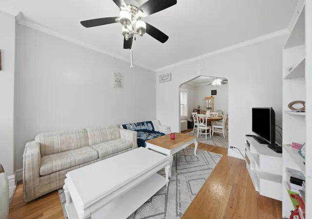Listing Photo 5 - Condo for sale in building located at 3717 Ridgeland Ave, Berwyn, IL 60402