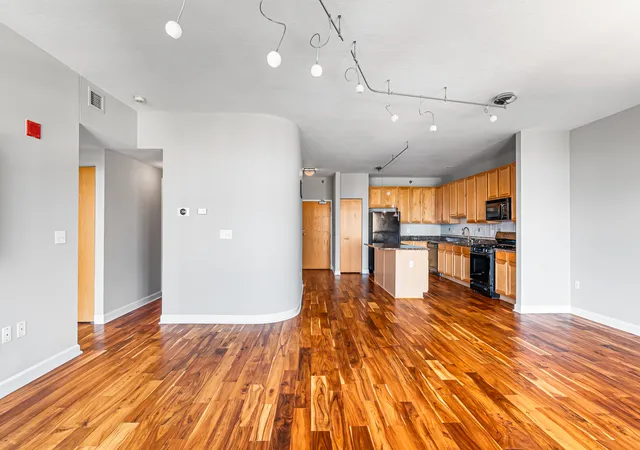 Photo 3 of Condo for sale at 5 E 14th Place #1304, Chicago, IL 60605 | MLS# 12760337 | Listing updated on 2026-09-21