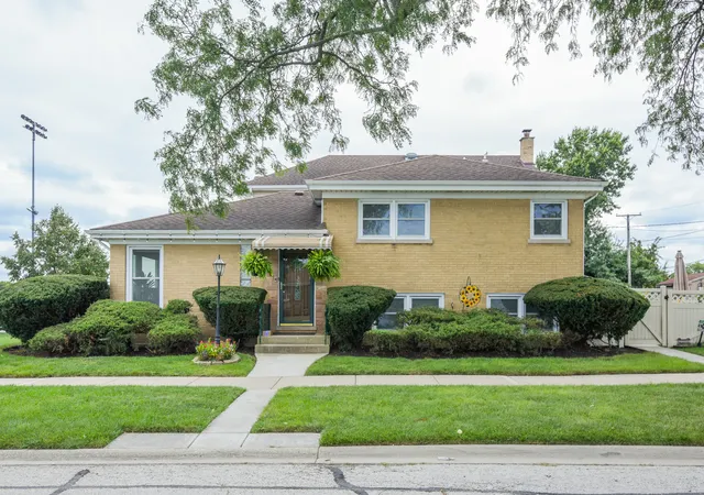 Photo 1 of Single family home for sale at 8662 N Ozark Ave, Niles, IL 60714 | MLS# 12760343 | Listing updated on 2026-09-24