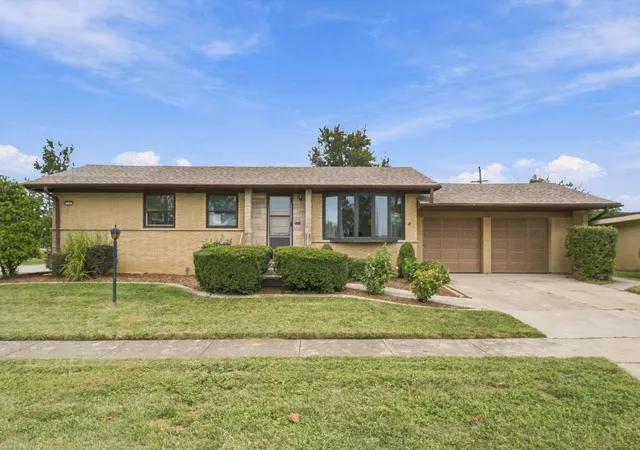 Photo 1 of Single family home for sale at 171 Serena Dr, Chicago Heights, IL 60411 | MLS# 12760348 | Listing updated on 2026-09-24