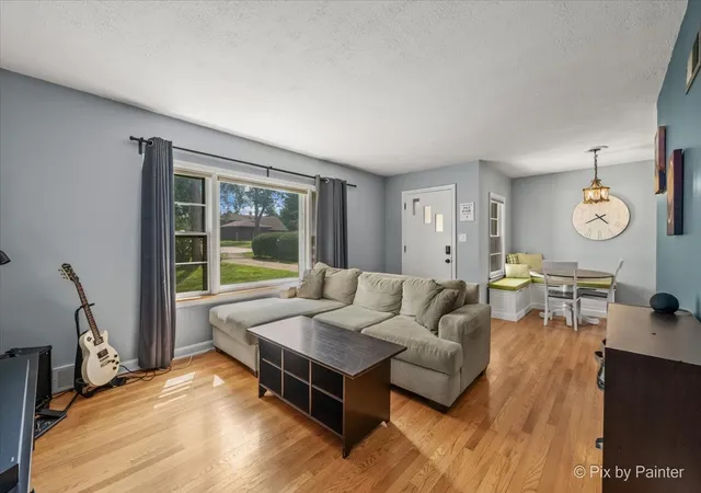 Photo 2 of Single family home for sale at 812 Hitchcock Ave, Lisle, IL 60532 | MLS# 12760349 | Listing updated on 2026-09-21