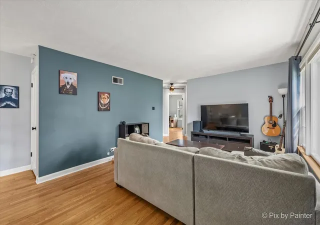 Photo 3 of Single family home for sale at 812 Hitchcock Ave, Lisle, IL 60532 | MLS# 12760349 | Listing updated on 2026-09-21