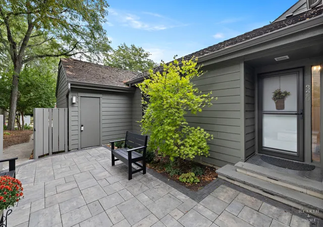 Photo 2 of Townhouse for sale at 320 Oak Hl Rd, Lake Barrington, IL 60010 | MLS# 12760361 | Listing updated on 2026-09-23