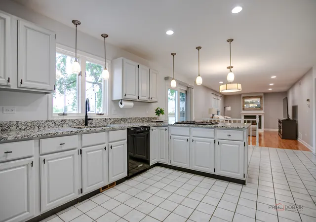 Photo 3 of Single family home for sale at 176 Adler Dr, Libertyville, IL 60048 | MLS# 12760362 | Listing updated on 2026-09-28