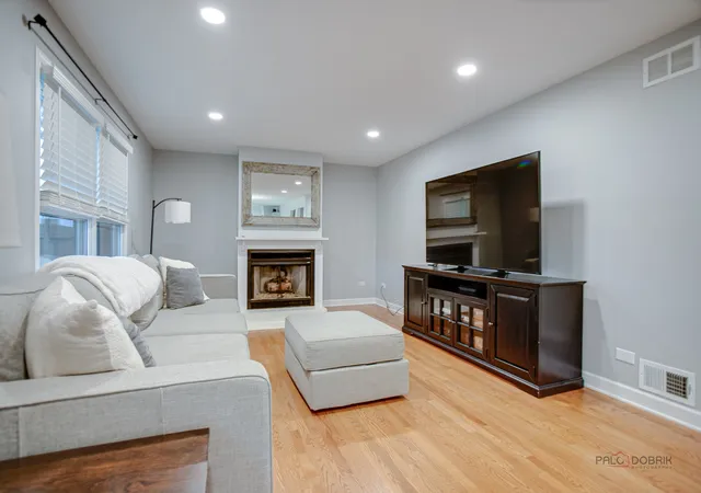 Photo 3 of Single family home for sale at 176 Adler Dr, Libertyville, IL 60048 | MLS# 12760362 | Listing updated on 2026-09-28