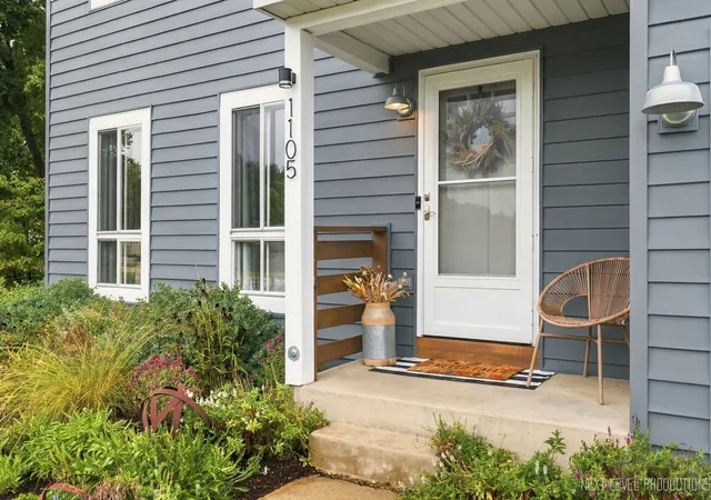 Photo 3 of Single family home for sale at 1105 Appleton Ln, Geneva, IL 60134 | MLS# 12760383 | Listing updated on 2026-09-24