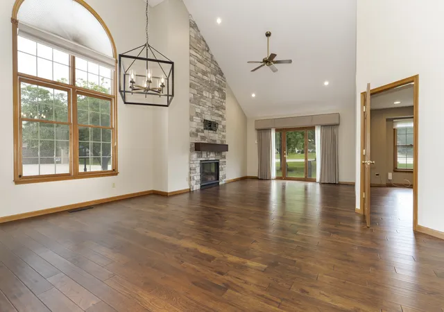 Photo 2 of Sale Pending at 2 Spruce Ct, Bloomington, IL 61704 | MLS# 12760384 | Listing updated on 2026-09-24