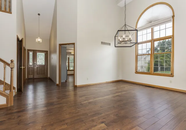 Photo 3 of Sale Pending at 2 Spruce Ct, Bloomington, IL 61704 | MLS# 12760384 | Listing updated on 2026-09-24