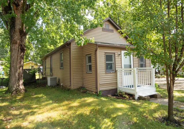 Photo 3 of Sale Pending at 109 S 9th Street, Rochelle, IL 61068 | MLS# 12760387 | Listing updated on 2026-09-23