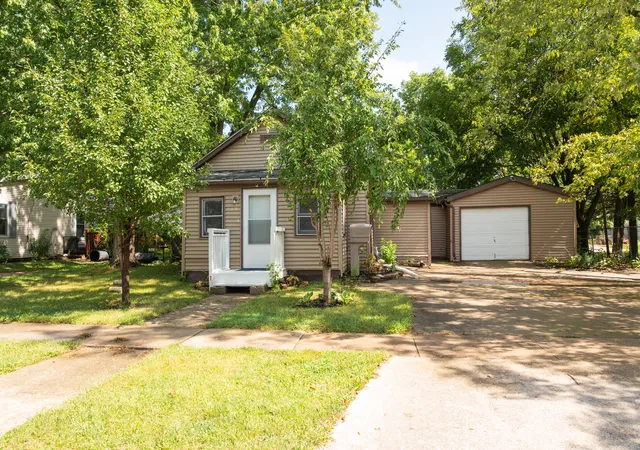 Photo 3 of Sale Pending at 109 S 9th Street, Rochelle, IL 61068 | MLS# 12760387 | Listing updated on 2026-09-23