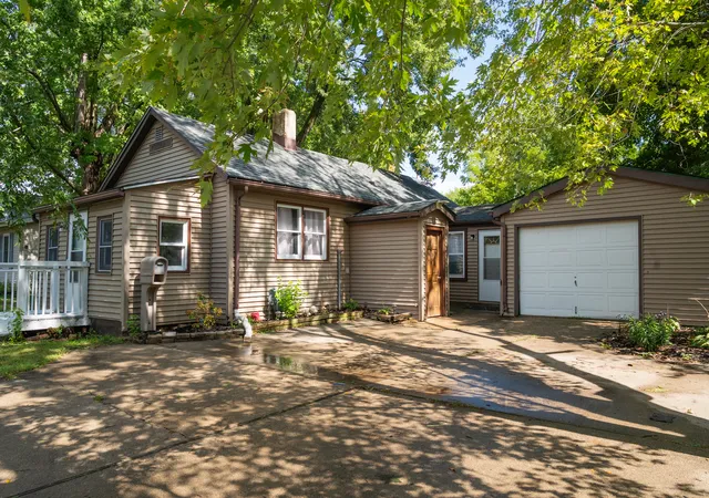 Photo 4 of Sale Pending at 109 S 9th Street, Rochelle, IL 61068 | MLS# 12760387 | Listing updated on 2026-09-23