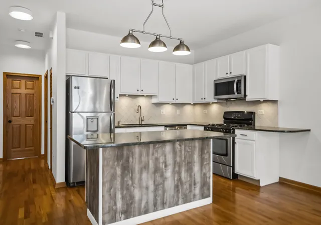 Listing Photo 5 - Condo for sale in building located at 1808 S Michigan Ave, Chicago, IL 60616 - Unit #31