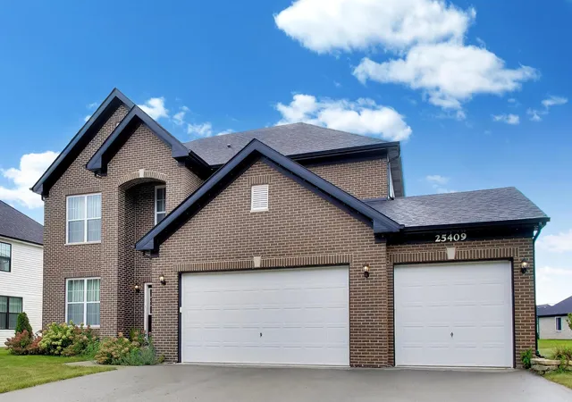 Photo 2 of Single family home for sale at 25409 W Rock Dr, Plainfield, IL 60586 | MLS# 12760405 | Listing updated on 2026-09-23