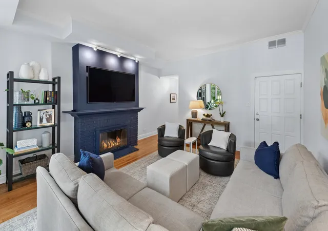 Photo 4 of Condo for sale at 317 W Webster Ave #1, Chicago, IL 60614 | MLS# 12760423 | Listing updated on 2026-09-24
