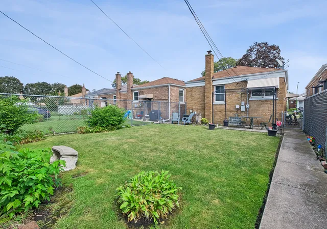 Photo 4 of Sale Pending at 7418 S Maplewood Ave, Chicago, IL 60629 | MLS# 12760428 | Listing updated on 2026-09-29