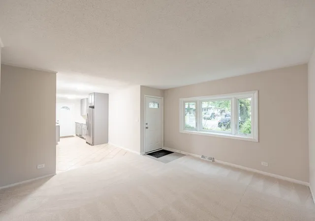 Photo 3 of Single family home for sale at 2517 N Elmwood Ave, Waukegan, IL 60087 | MLS# 12760440 | Listing updated on 2026-09-27