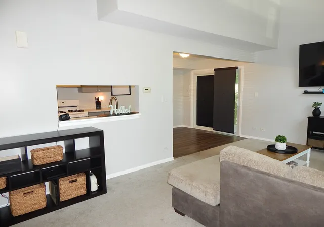 Photo 3 of Townhouse for sale at 270 Butternut Ln, Streamwood, IL 60107 | MLS# 12760448 | Listing updated on 2026-09-23