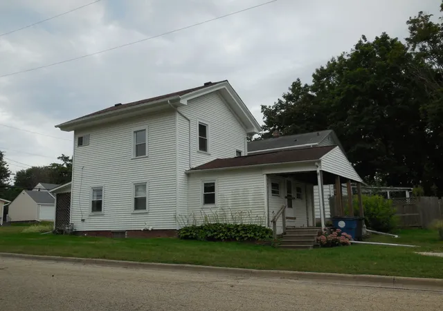 Photo 3 of Sale Pending at 506 S 1st Street, Princeton, IL 61356 | MLS# 12760452 | Listing updated on 2026-09-19