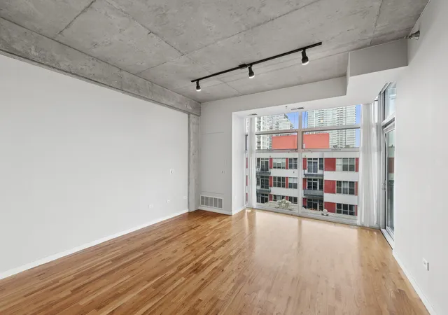 Photo 2 of Condo for sale at 1620 S Michigan Ave #710, Chicago, IL 60616 | MLS# 12760453 | Listing updated on 2026-09-23