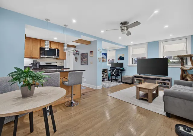 Photo 3 of Condo for sale at 2743 N Hampden Ct #1G, Chicago, IL 60614 | MLS# 12760454 | Listing updated on 2026-09-21