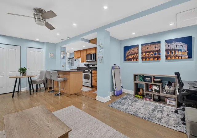 Photo 4 of Condo for sale at 2743 N Hampden Ct #1G, Chicago, IL 60614 | MLS# 12760454 | Listing updated on 2026-10-22