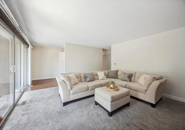 Listing Photo 4 - Condo for sale in building located at 1607 Maple Ter, Lisle, IL 60532 - Unit #2C